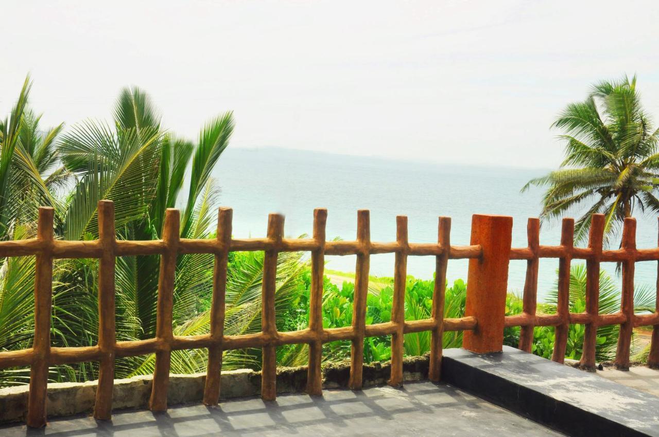 Deutsch Lanka Hotel Telwatta エクステリア 写真